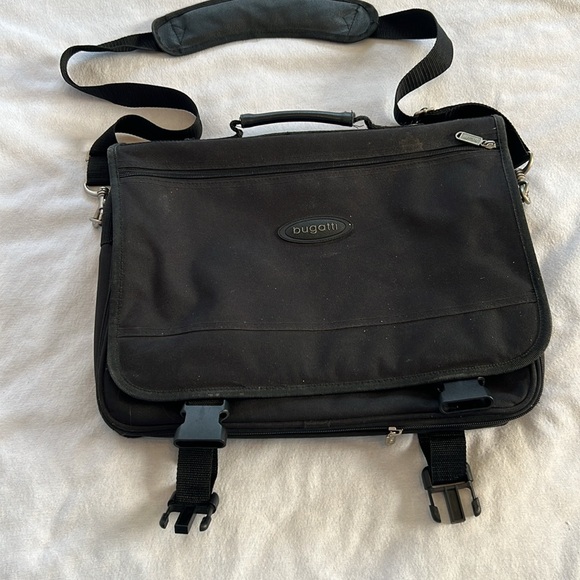 ⭐️ Bugatti black computer bag or messenger bag lots of compartments zips